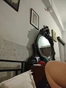 Susannemilf online show from 05-10-26, 02:04