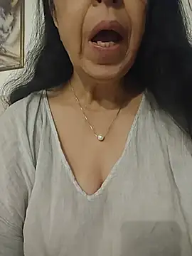 Susannemilf online show from 05-08-26, 06:17