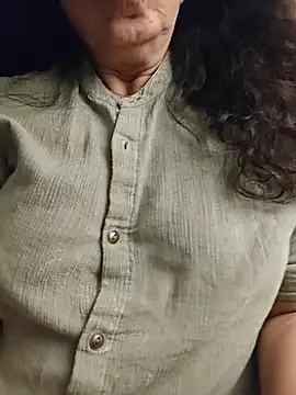 Susannemilf online show from 12-17-25, 04:50