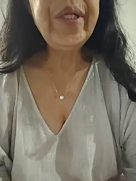 Susannemilf online show from 04-28-26, 03:00