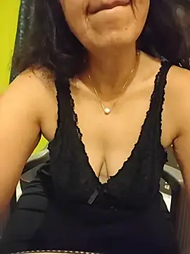 Susannemilf online show from 10-05-25, 01:24