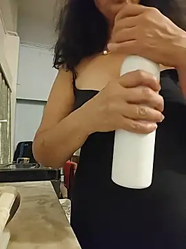 Susannemilf online show from 02-26-26, 06:19