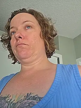 julimonroe online show from 06-04-26, 05:28
