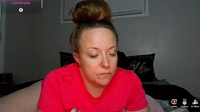 julimonroe online show from 12-17-25, 03:11