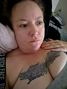 julimonroe online show from 10-15-25, 05:28