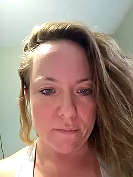 julimonroe online show from 01-06-26, 09:08