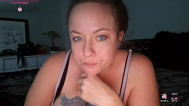 julimonroe online show from 02-04-26, 03:34