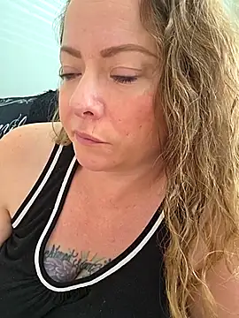 julimonroe online show from 02-21-26, 05:15