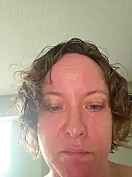 julimonroe online show from 05-02-26, 01:38