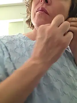 julimonroe online show from 06-18-26, 04:01