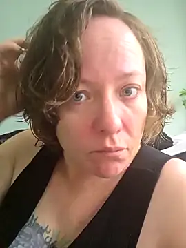julimonroe online show from 05-04-26, 01:58