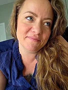 julimonroe online show from 04-18-26, 05:04