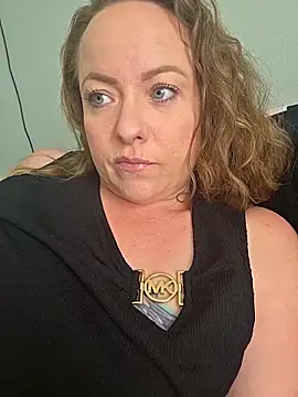 julimonroe online show from 04-01-26, 03:53