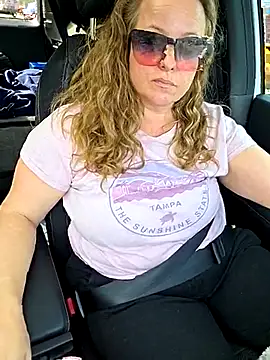 julimonroe online show from 11-12-25, 04:33