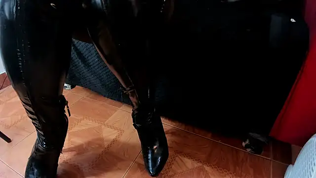 MissVioleta1 online show from 11-15-25, 08:40