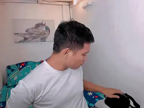 xSebastian19 online show from 12-15-25, 10:26