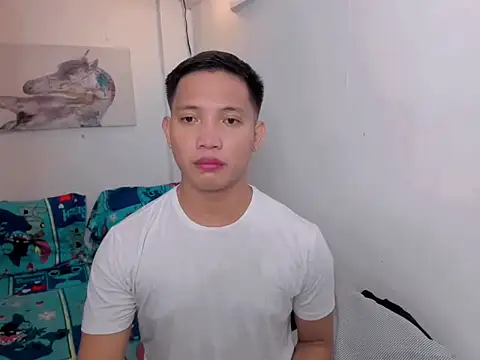 xSebastian19 online show from 12-21-25, 05:53