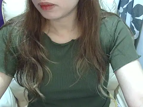    zurIII09  online show from 05-18-26, 06:45