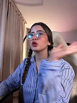 Snapshot of Stormiie777 chatting on 02-03-26, 01:38 Stormiie777 online show from 02-03-26, 01:38