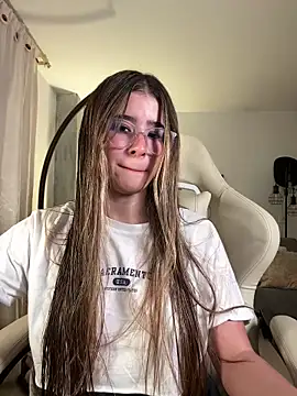 Snapshot of Stormiie777 chatting on 02-12-26, 02:00 Stormiie777 online show from 02-12-26, 02:00