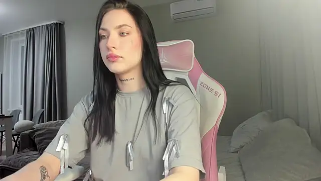 JenniferQueen11 online show from 03-13-25, 02:01