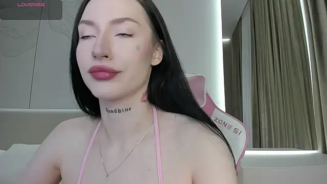 JenniferQueen11 online show from 05-27-26, 07:54
