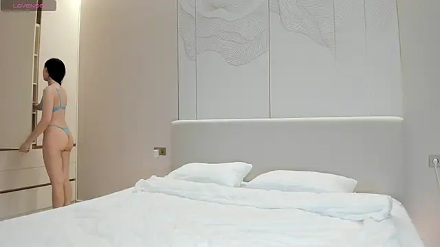 JenniferQueen11 online show from 11-12-25, 02:32