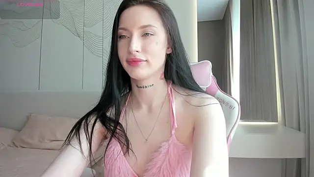 Snapshot of JenniferQueen11 chatting on 06-18-26, 10:42 JenniferQueen11 online show from 06-18-26, 10:42