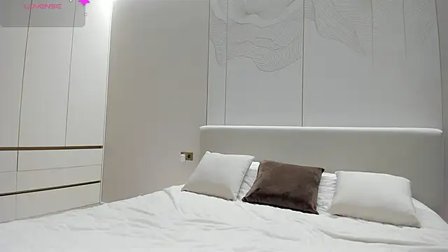 Snapshot of JenniferQueen11 chatting on 02-12-26, 01:22 JenniferQueen11 online show from 02-12-26, 01:22