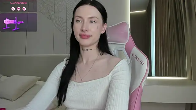Snapshot of JenniferQueen11 chatting on 07-12-26, 04:24 JenniferQueen11 online show from 07-12-26, 04:24