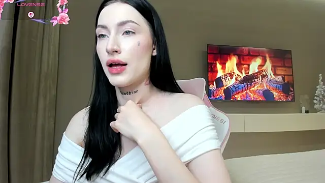 JenniferQueen11 online show from 01-09-26, 01:29