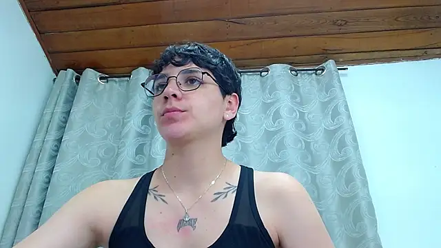 bad giirl  online show from 10-17-25, 06:32