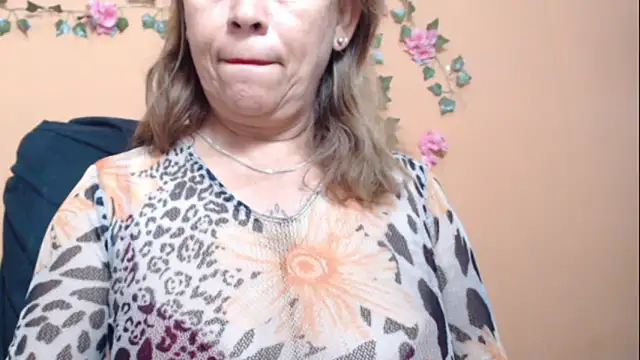 Snapshot of Hellensextits chatting on 02-02-25, 10:13 Hellensextits online show from 02-02-25, 10:13