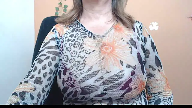 Snapshot of Hellensextits chatting on 12-02-24, 06:49 Hellensextits online show from 12-02-24, 06:49