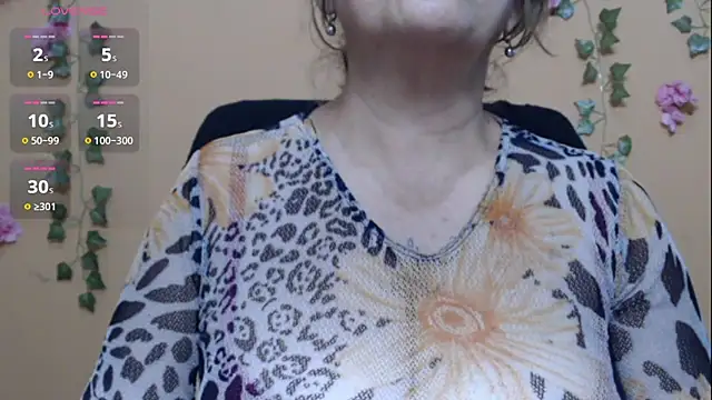 Snapshot of Hellensextits chatting on 02-27-25, 03:18 Hellensextits online show from 02-27-25, 03:18