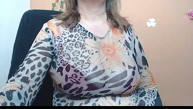 Snapshot of Hellensextits chatting on 12-02-24, 10:29 Hellensextits online show from 12-02-24, 10:29
