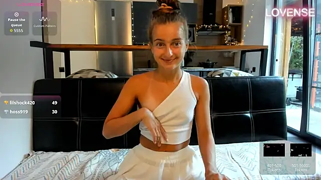 Snapshot of ElizSweet chatting on 05-17-26, 03:12 ElizSweet online show from 05-17-26, 03:12
