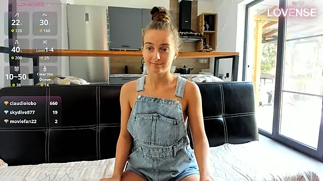 Snapshot of ElizSweet chatting on 04-13-26, 09:02 ElizSweet online show from 04-13-26, 09:02