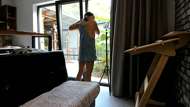 Snapshot of ElizSweet chatting on 10-15-25, 11:51 ElizSweet online show from 10-15-25, 11:51