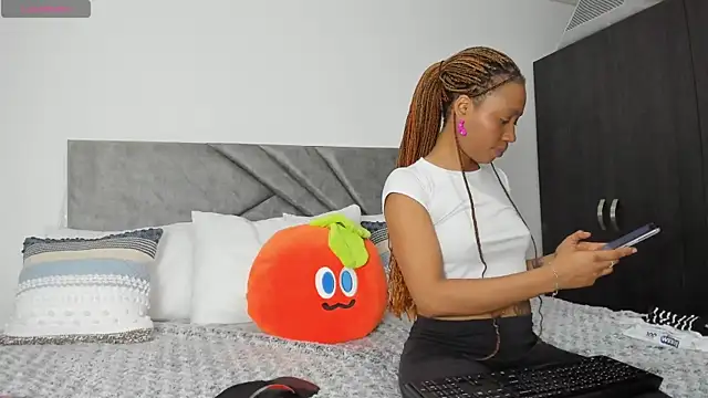 Sweetcocoa- online show from 10-29-25, 07:46