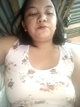 Snapshot of milkytitsmom4u chatting on 10-05-25, 02:46 milkytitsmom4u online show from 10-05-25, 02:46