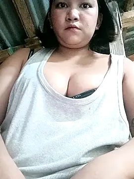 Snapshot of milkytitsmom4u chatting on 09-21-25, 04:12 milkytitsmom4u online show from 09-21-25, 04:12