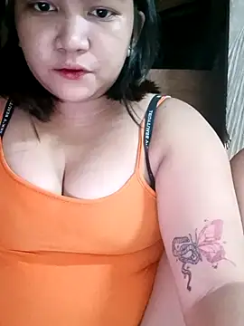 Snapshot of milkytitsmom4u chatting on 09-20-25, 04:01 milkytitsmom4u online show from 09-20-25, 04:01