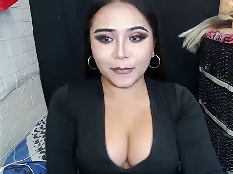 Snapshot of x12inchanaconda chatting on 12-15-25, 10:10 x12inchanaconda online show from 12-15-25, 10:10