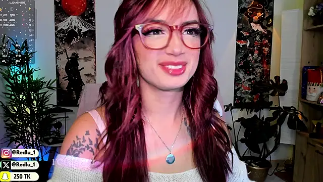 Snapshot of Redlu_1 chatting on 01-15-25, 02:49 Redlu 1 online show from 01-15-25, 02:49