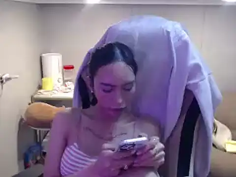 Snapshot of sexybigcockandtits chatting on 03-04-25, 06:04 sexybigcockandtits online show from 03-04-25, 06:04