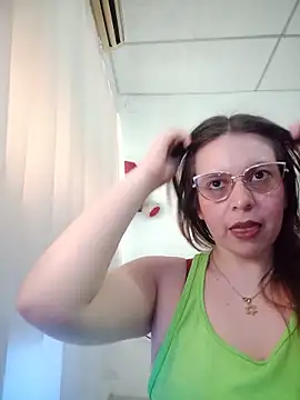 Snapshot of lorenitabella chatting on 06-11-26, 07:55 lorenitabella online show from 06-11-26, 07:55