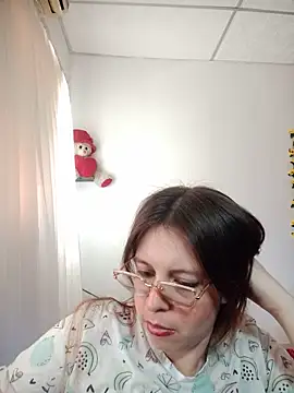 lorenitabella online show from 05-18-26, 08:13