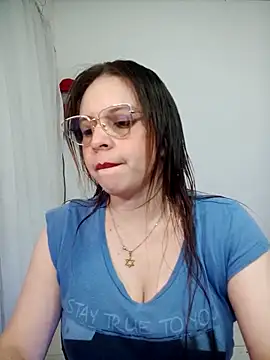 lorenitabella online show from 05-04-26, 05:11