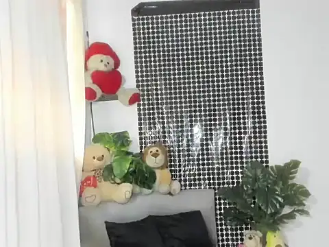 lorenitabella online show from 11-26-25, 09:04